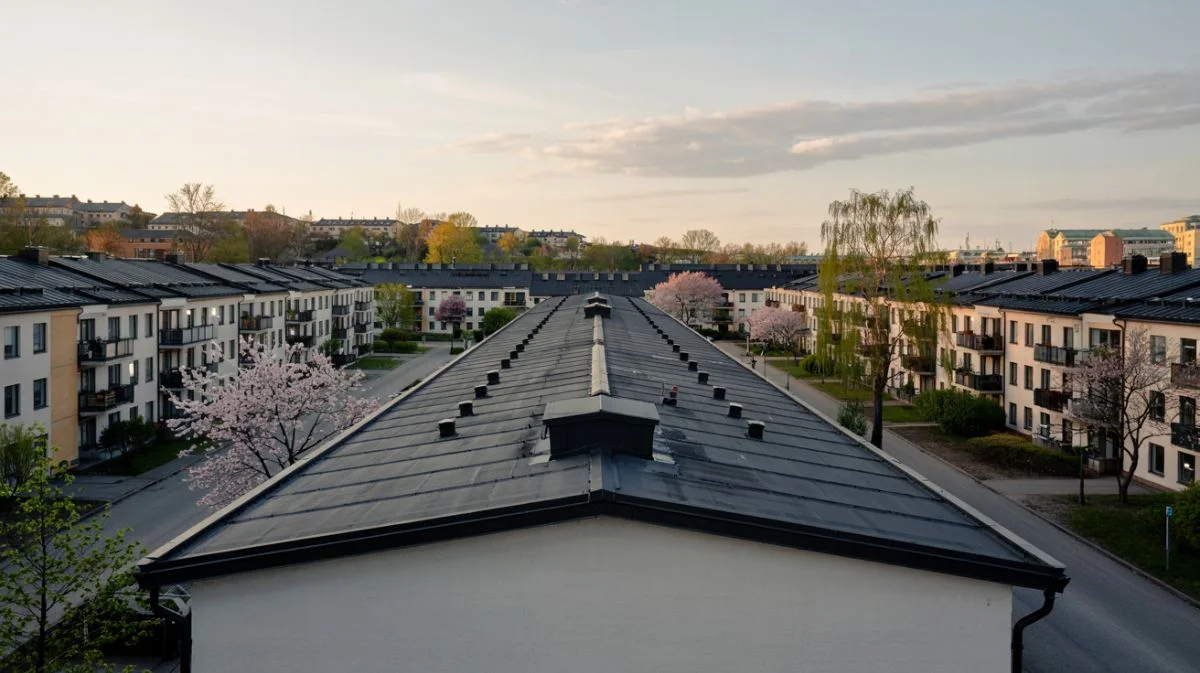 a photograph of a newly painted roof ato TXN borbRXqpwNEyeQHl7g r AtwWU RmaQ mDdfcLUZg