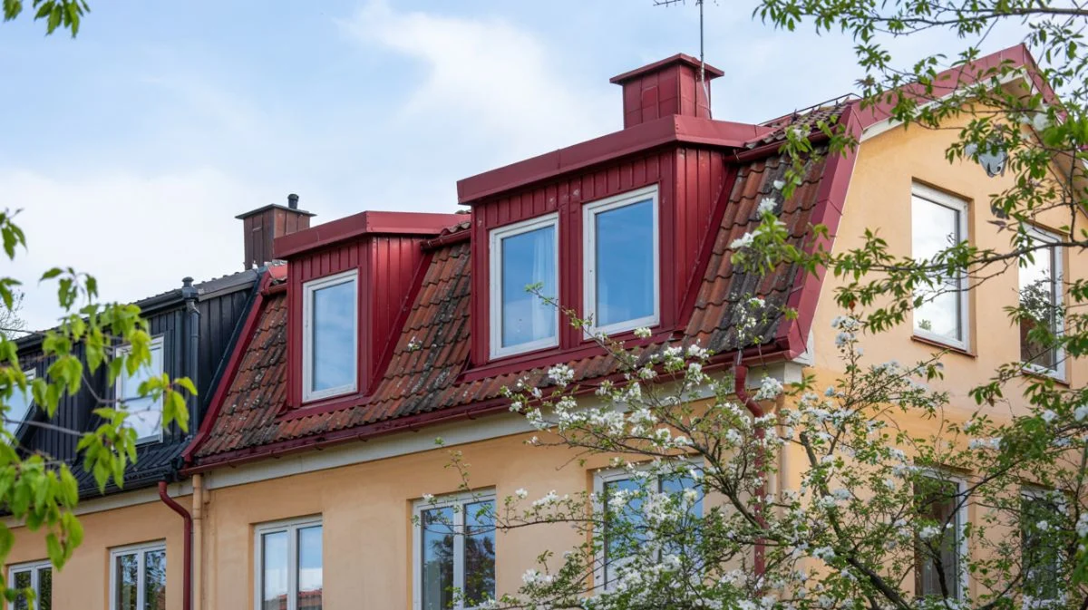a realistic image of a dormer window on NOway47NSUW2kBGMktibxw eX2dES9SRG6Gwdotn5e5Cw